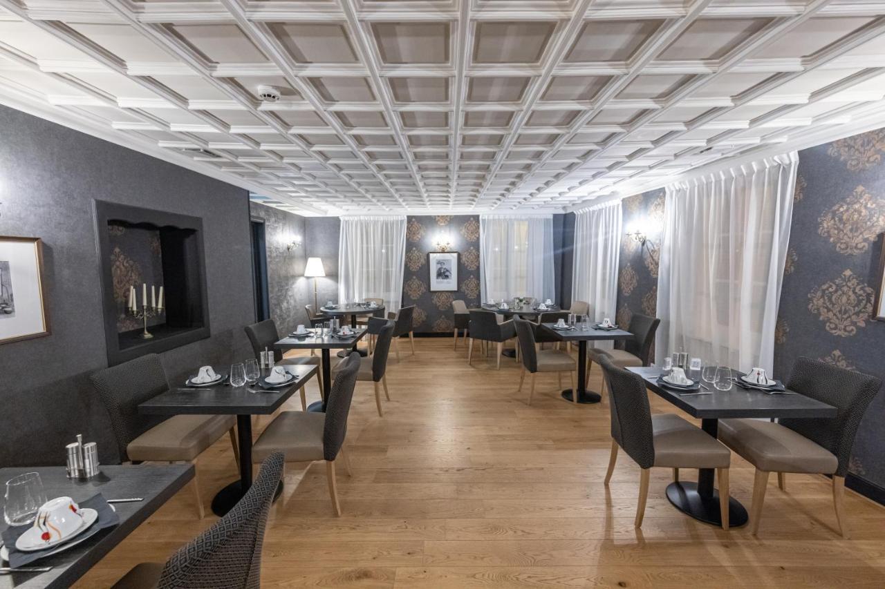 Hotel De Brunville & Spa Bayeux Bagian luar foto