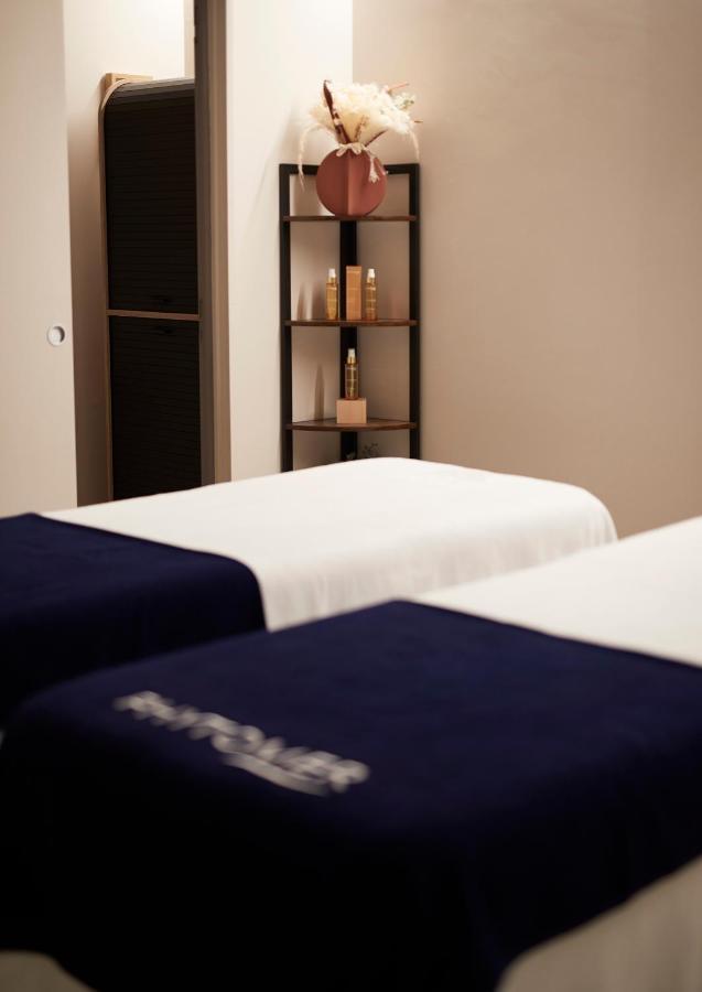 Hotel De Brunville & Spa Bayeux Bagian luar foto