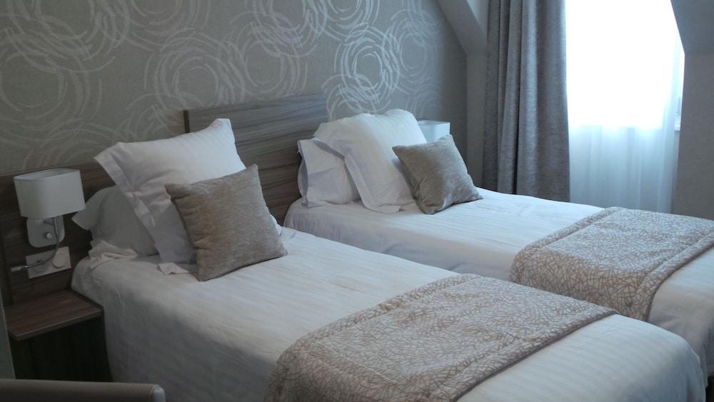 Hotel De Brunville & Spa Bayeux Bagian luar foto