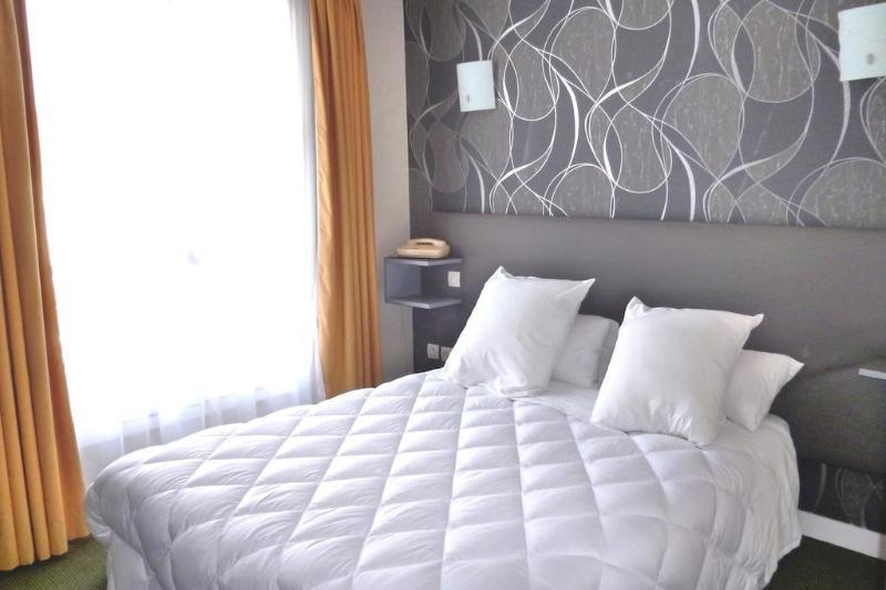 Hotel De Brunville & Spa Bayeux Bagian luar foto